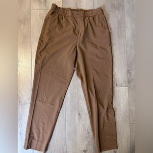 Banana Republic Airstretch Taper Pant. Comfortable work office pants!